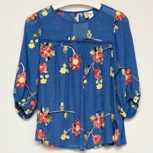Flowy Embroidered Top, NWT ❤️